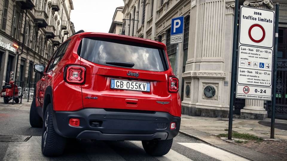 Incentivi Jeep 2021: con le plug-in si entra nelle ZTL