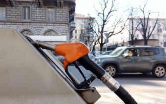 Europa, Italia , milan - Aumenti del costo della benzina e del diesel sopra 2 € al litro - Guerra Russia Ucraina