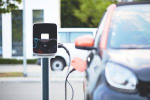 Altroconsumo e Green NCAP, le auto elettriche impattano il 30% in meno - Eco dalle Città