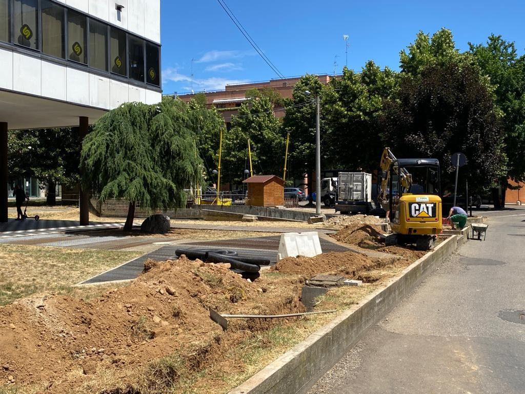 La crisi e il boom del superbonus 110% in città rallentano i lavori in piazza De Gasperi. Lo spiega il sindaco - ilSaronno