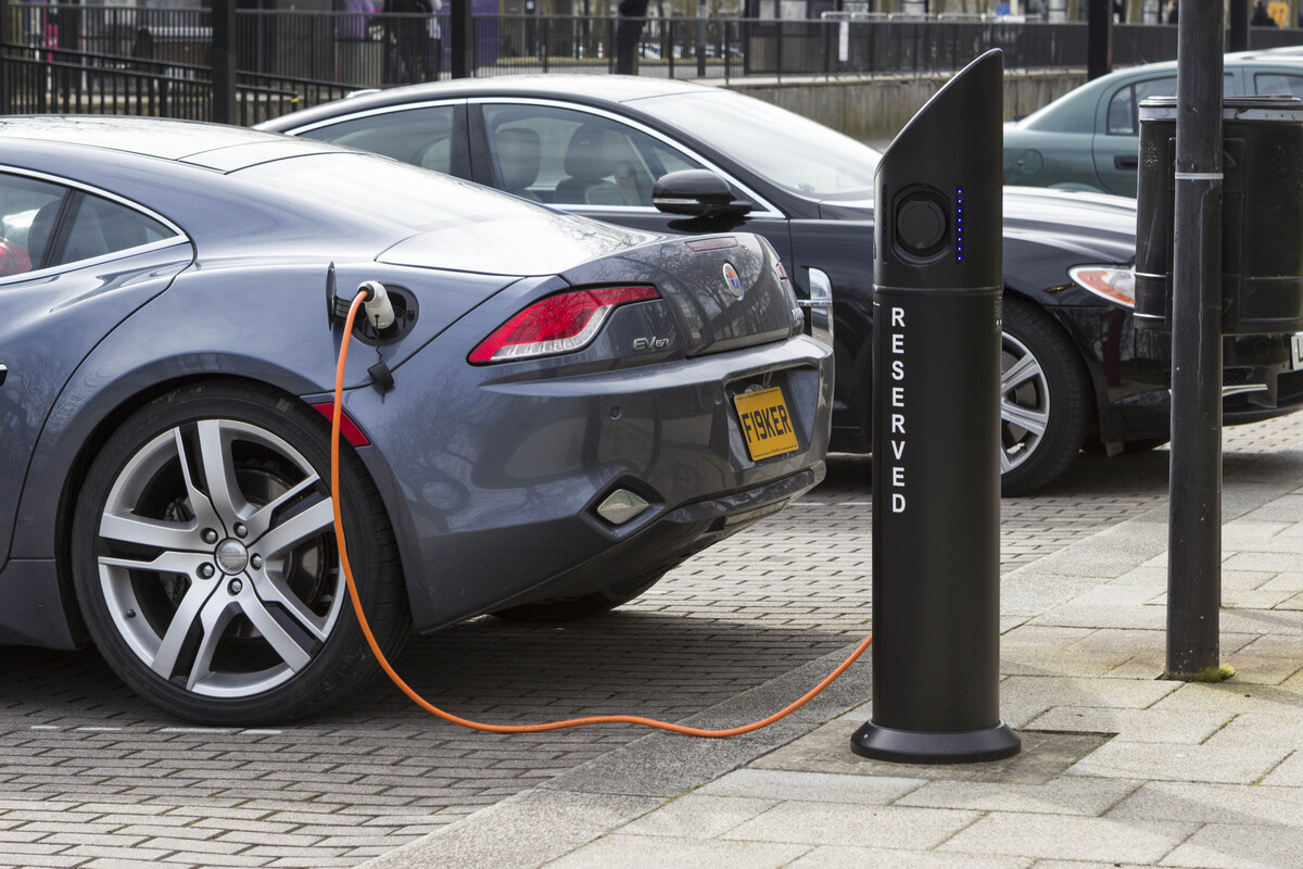 Auto elettriche, ecco quante colonnine ci sono sulle autostrade italiane - Alla Guida