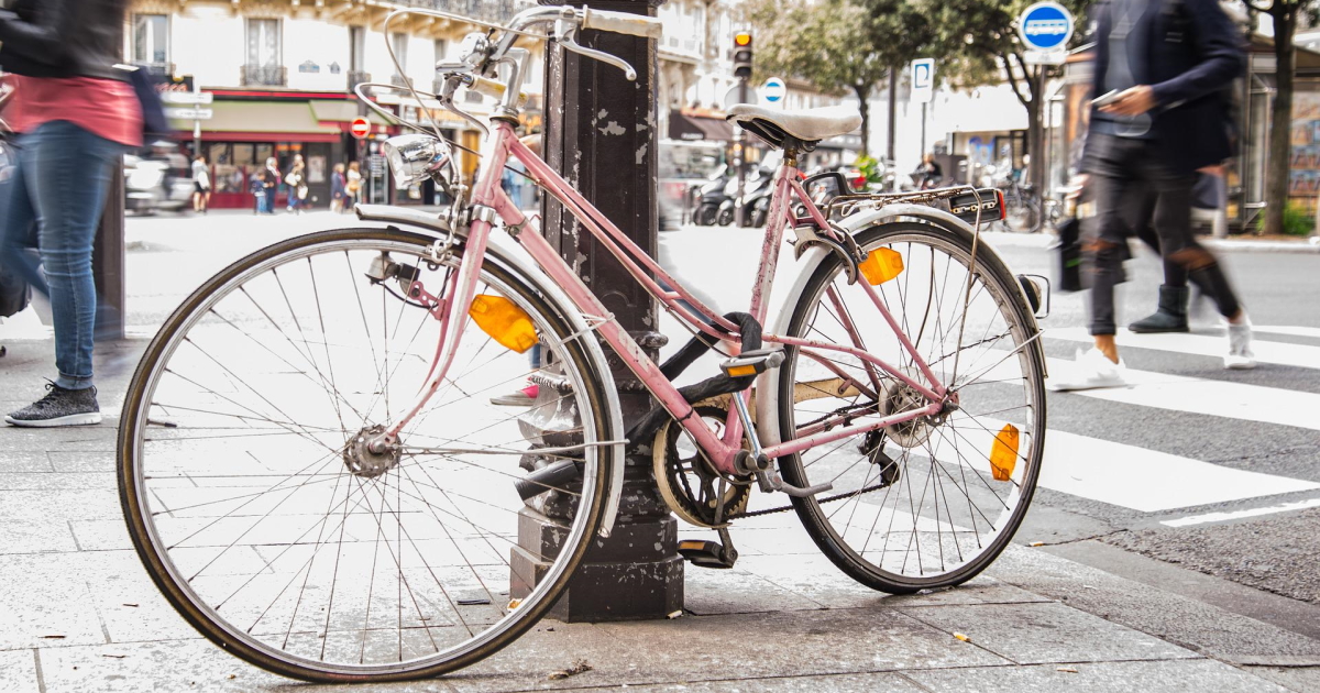 In Francia 4000 euro di incentivo se rottami l’auto per una eBike - inNaturale.com