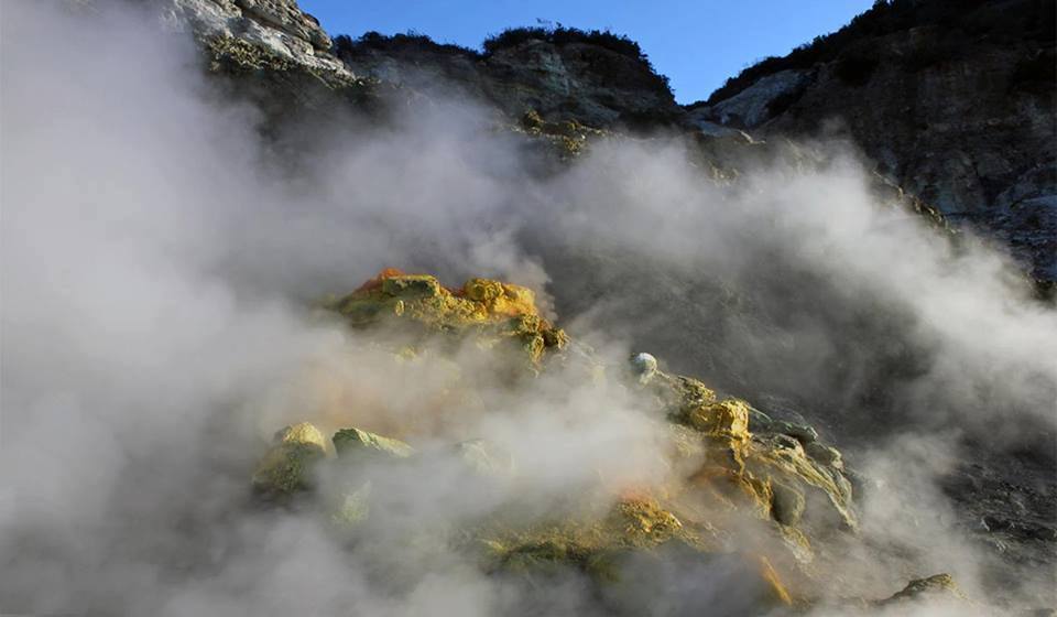 POZZUOLI/ Bradisismo, ospedale e carcere da evacuare con il livello di allerta arancione