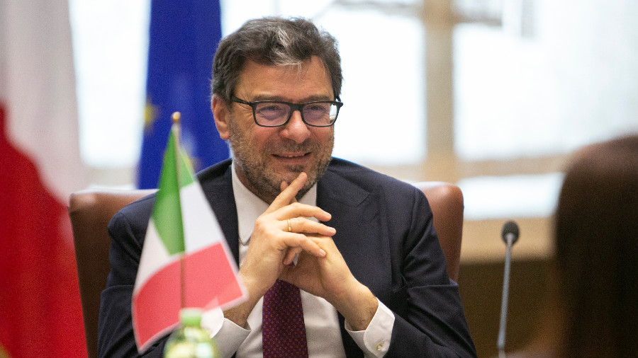 Economia, il ministro Giorgetti a sorpresa: "Rendite catastali più alte per chi ha usato il Superbonus"