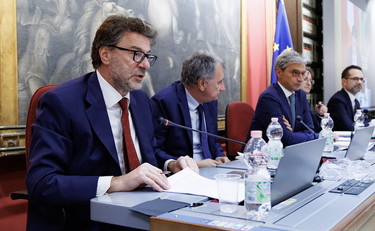 Giancarlo Giorgetti, "rivedere al rialzo le rendite catastali di chi ha usufruito del Superbonus"