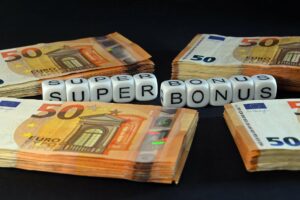 Il costo del Superbonus sale ancora: 123 miliardi di euro di oneri, fallimento a 5 Stelle