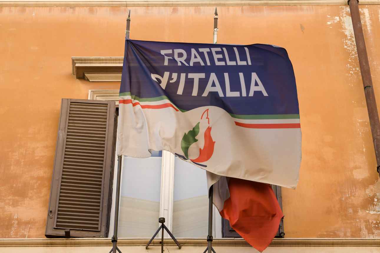 Superbonus, Fratelli d’Italia accusa: “Regalo a truffatori e mafiosi” - Il Difforme