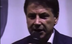 Giuseppe Conte, "guardi questo video e poi non parli più": FdI lo spiana così - Liberoquotidiano.it